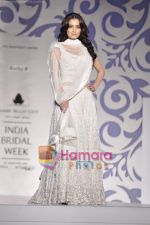 Dia Mirza at Rocky S show for Amby Valley Indian Bridal Week on 29th Oct 2010 (7).JPG